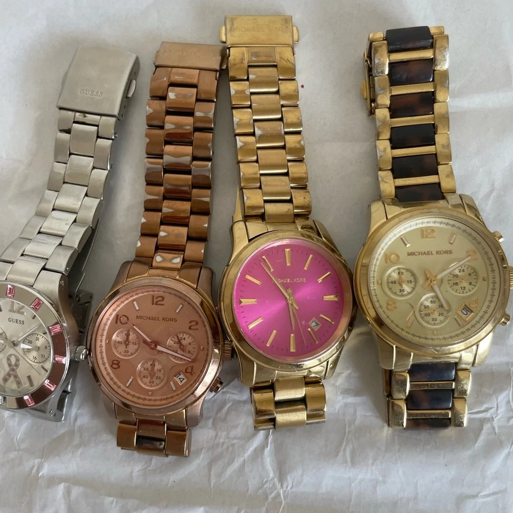 Set‎ of 4 watches